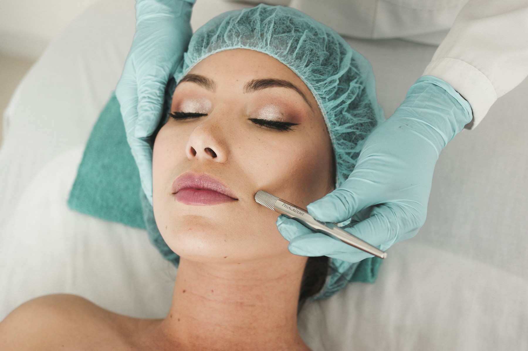 Tratamiento facial profesional en cabina
